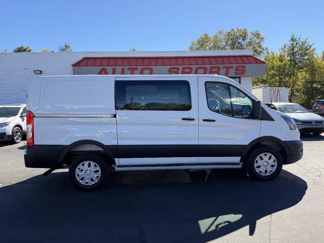 Used 2025 Ford Transit 250 Low Roof w/ Exterior Upgrade Package RWD image 4