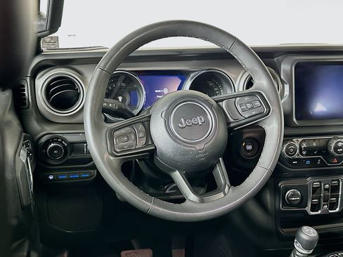 Used 2023 Jeep Wrangler Unlimited w/ Cold Weather Group AWD/4WD image 18