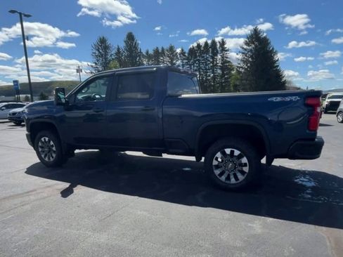 Used 2021 Chevrolet Silverado 2500 Custom w/ Custom Value Package AWD/4WD image 6