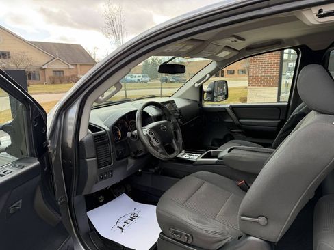 Used 2014 Nissan Titan SV image 15