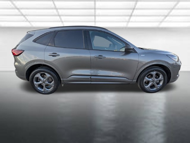Used 2023 Ford Escape ST-Line w/ Tech Pack #1 AWD/4WD image 16