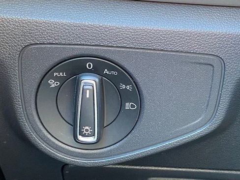 Used 2021 Volkswagen Atlas SE image 28