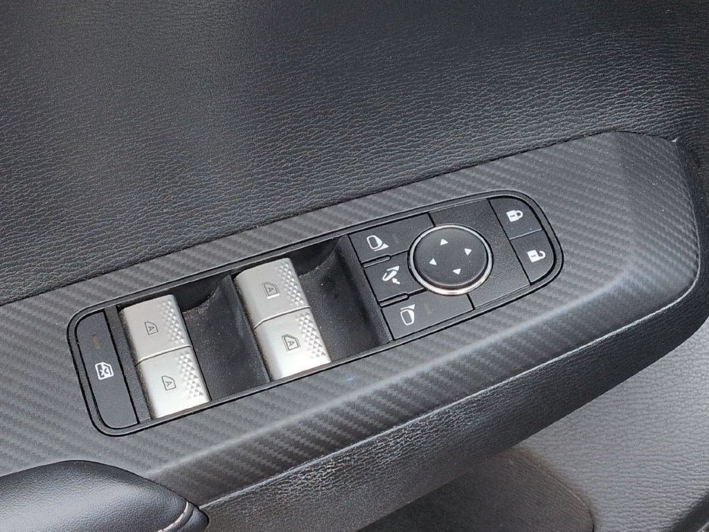 Used 2025 Mitsubishi Outlander SE AWD/4WD image 13