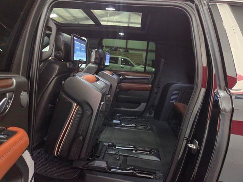Used 2023 GMC Yukon XL Denali Ultimate AWD/4WD image 75