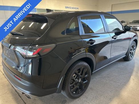 Used 2025 Honda HR-V Sport image 3