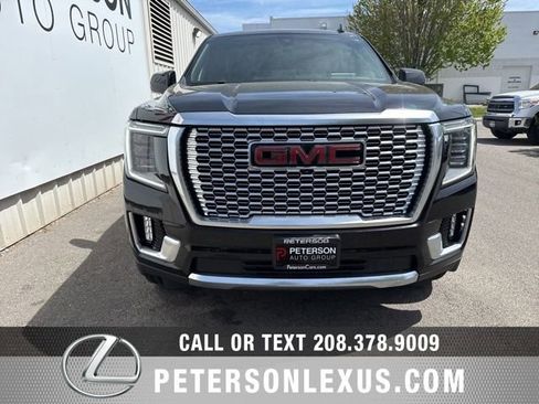 Used 2021 GMC Yukon XL Denali w/ Denali Premium Package AWD/4WD image 9