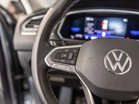 Used 2022 Volkswagen Tiguan SE AWD/4WD image 23