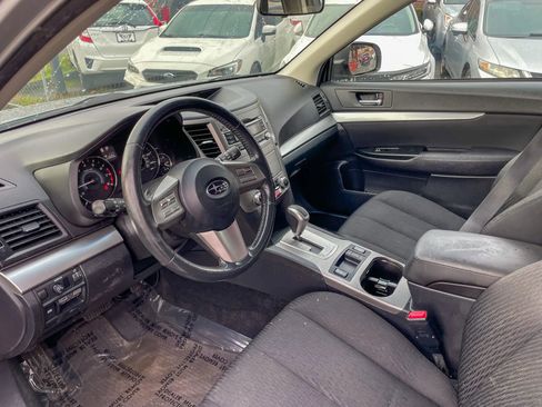 Used 2010 Subaru Outback 2.5i Premium image 11