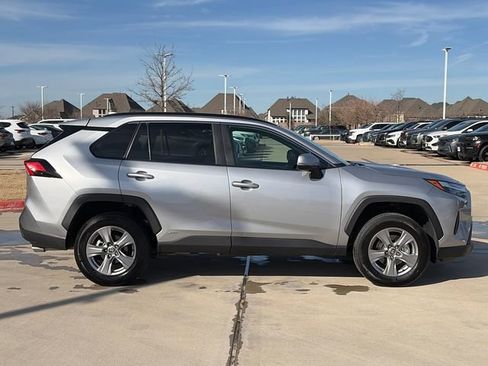 Used 2025 Toyota RAV4 XLE image 10