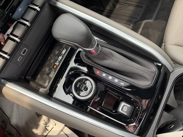 New 2026 Chevrolet Colorado ZR2 w/ Technology Package AWD/4WD image 20