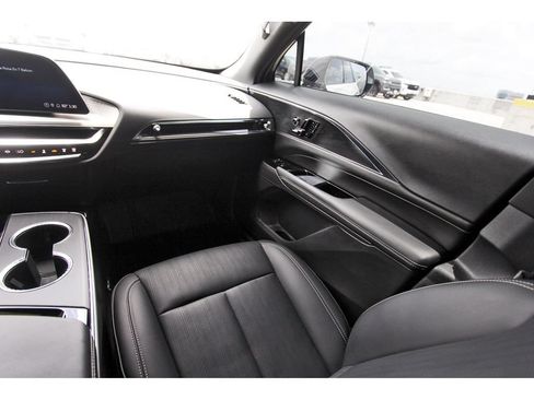 Certified 2025 Cadillac Lyriq Luxury RWD image 10