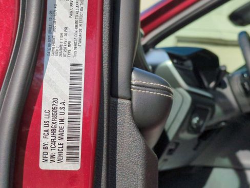 Used 2024 Jeep Grand Cherokee Limited image 36