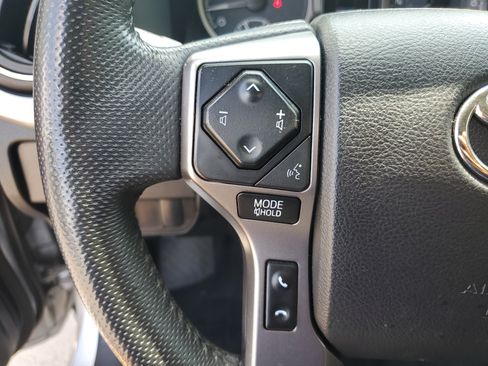 Used 2022 Toyota Tacoma SR5 w/ Technology Package RWD image 16