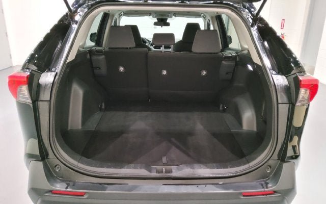 Used 2025 Toyota RAV4 XLE AWD/4WD image 20