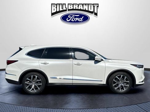 Used 2023 Acura MDX SH-AWD w/ Technology Package image 2
