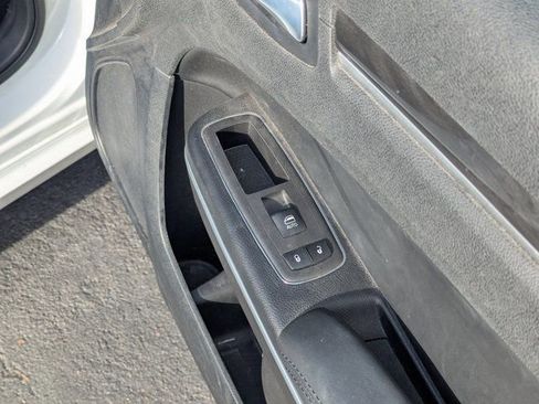 Used 2022 Chrysler 300 Touring w/ Sport Appearance Package image 33