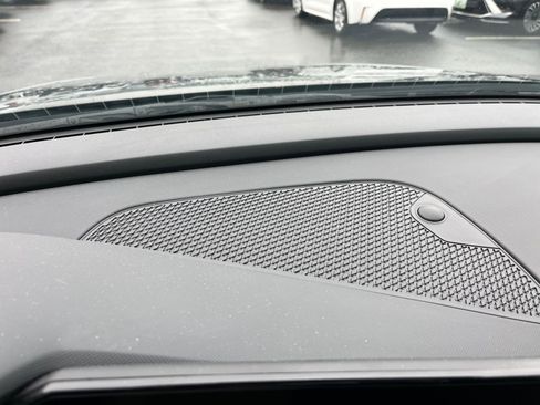 Used 2025 Hyundai Elantra SEL image 17