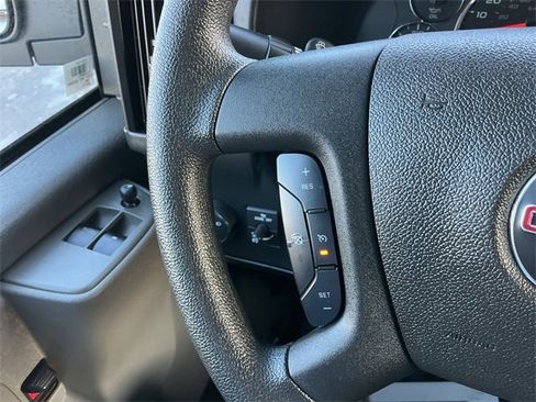 Used 2023 GMC Savana 2500 image 19