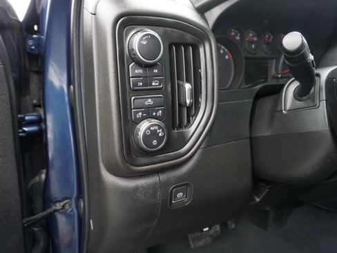 Used 2022 Chevrolet Silverado 1500 Custom image 9