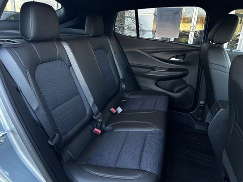 Used 2025 Buick Envista Preferred w/ Convenience I Package image 27