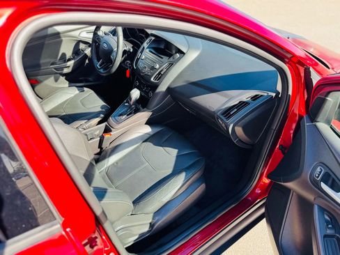 Used 2016 Ford Focus SE w/ Equipment Group 201A image 11