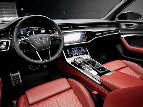 Used 2024 Audi S6 Premium Plus w/ Premium Plus Package image 2