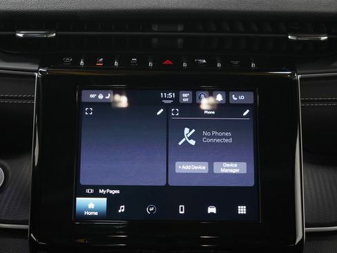Used 2023 Jeep Grand Cherokee Altitude AWD/4WD image 18