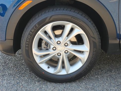 Used 2021 Buick Encore GX Preferred w/ Cold Weather Comfort Package AWD/4WD image 5