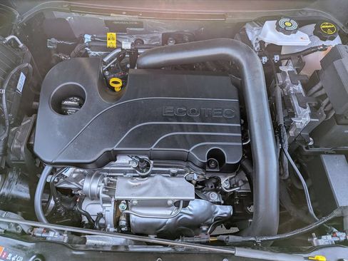 Used 2025 Chevrolet Equinox LT FWD image 35