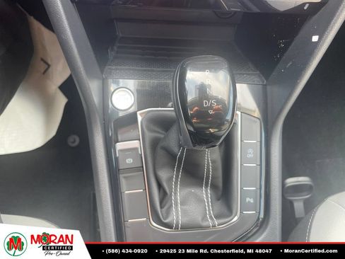 Used 2025 Volkswagen Taos SE FWD image 13