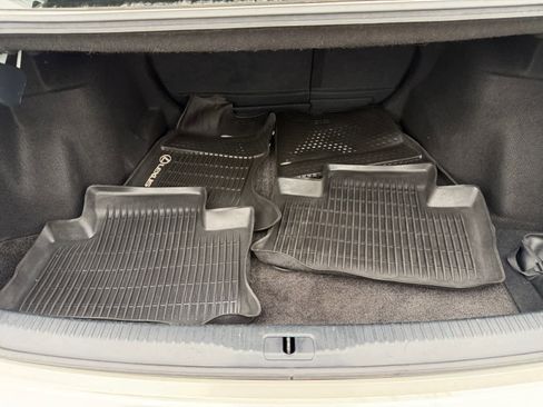 Used 2018 Lexus IS 300 AWD w/ Comfort Package image 4