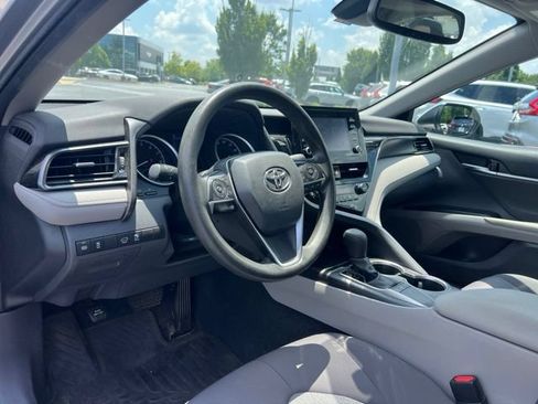 Used 2022 Toyota Camry LE w/ Convenience Package FWD image 12