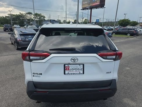 Certified 2021 Toyota RAV4 XLE w/ Convenience Package FWD image 6