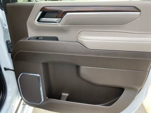 Used 2024 GMC Sierra 2500 SLT w/ SLT Premium Package image 37