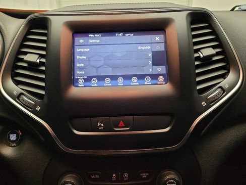 Used 2019 Jeep Cherokee Latitude Plus image 25