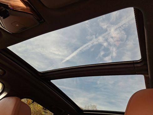 Used 2022 BMW X5 xDrive40i w/ M Sport Package image 21