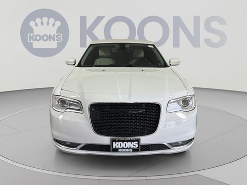 Used 2015 Chrysler 300 Limited w/ Driver Convenience Group AWD/4WD image 11