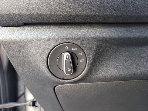 Used 2021 Volkswagen Jetta SE image 33