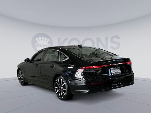 Used 2023 Honda Accord Touring image 14