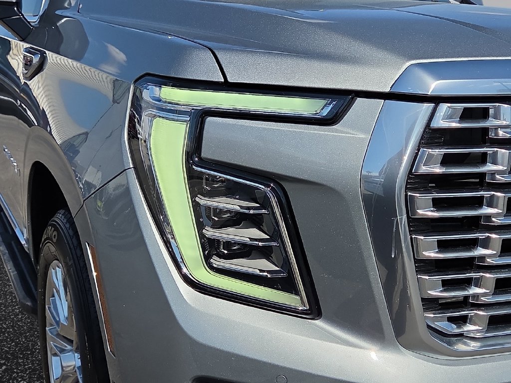 Used 2025 GMC Yukon Denali AWD/4WD image 7