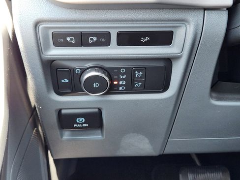 Used 2022 Ford F150 XLT w/ Equipment Group 302A High RWD image 18