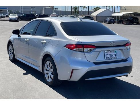 Used 2022 Toyota Corolla LE FWD image 3