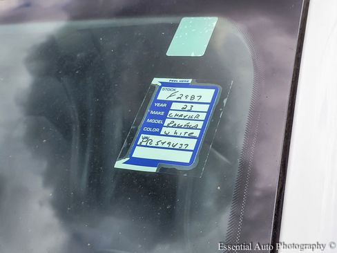 Used 2023 Chrysler Pacifica Touring-L FWD image 33