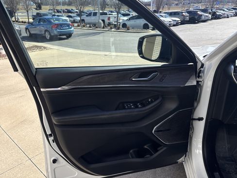 Used 2022 Jeep Grand Cherokee L Overland image 14