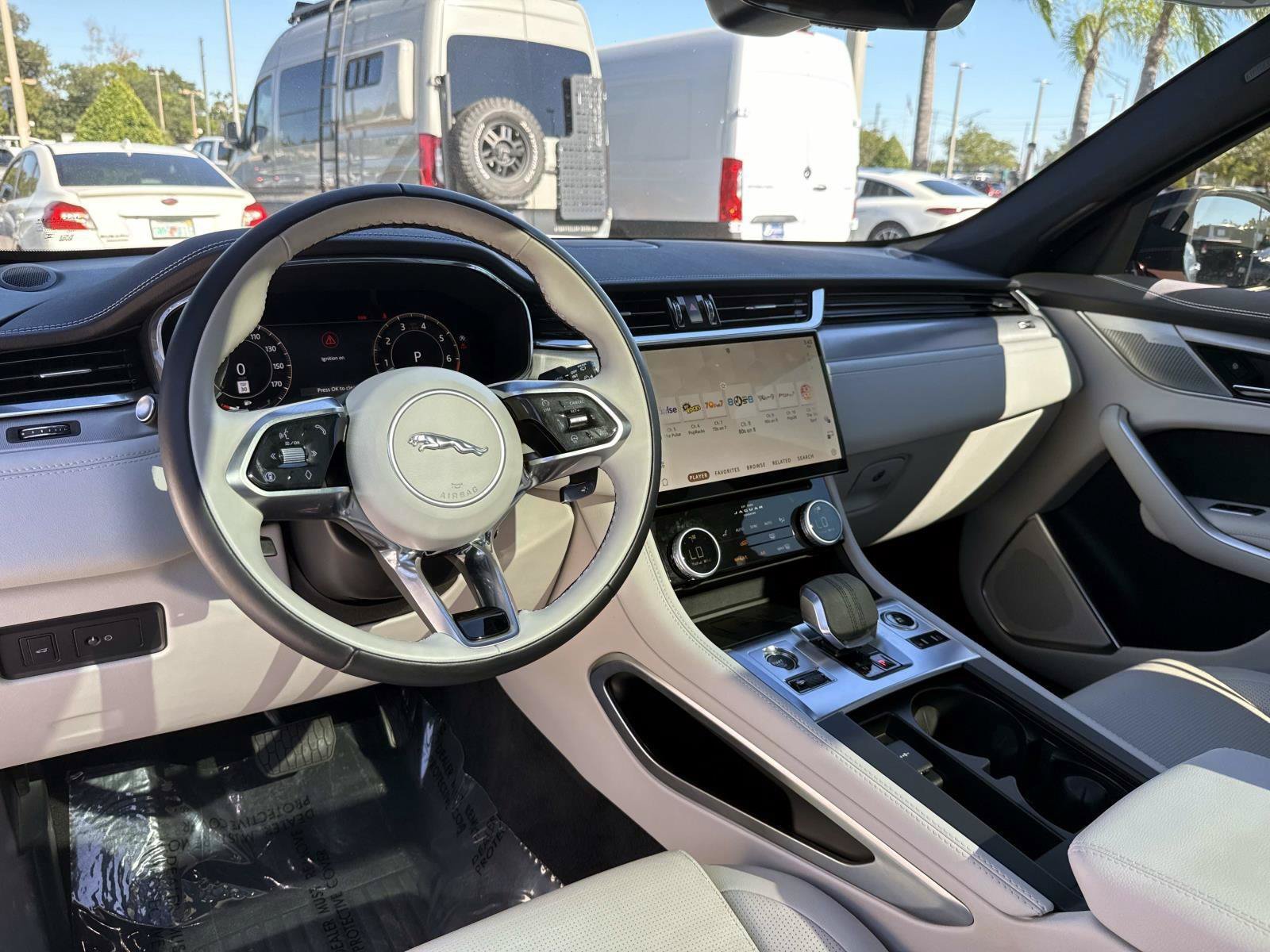 Used 2025 Jaguar F-PACE R-Dynamic S AWD/4WD image 16
