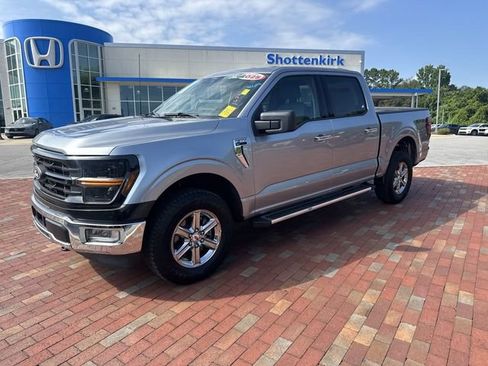 Used 2025 Ford F150 XLT w/ Equipment Group 301A Standard AWD/4WD image 4
