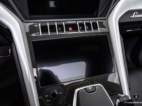 Used 2019 Lamborghini Urus image 26