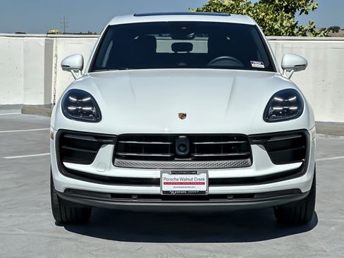 Certified 2026 Porsche Macan AWD/4WD image 11
