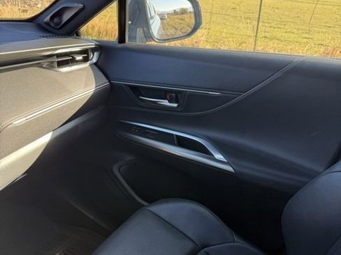 Certified 2021 Toyota Venza Limited image 34