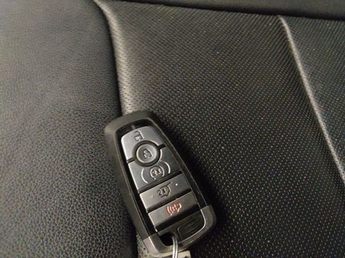 Used 2020 Ford Explorer Limited image 32